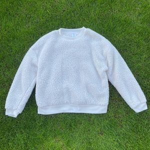 white fuzzy/teddy crewneck pullover sweatshirt (secret treasure) size medium